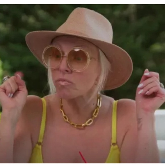 Chloe sunglasses and case - Picture 6 of 6